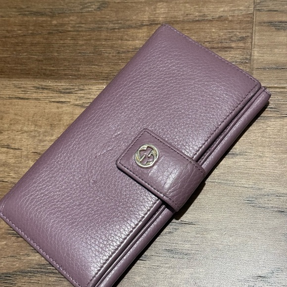 Gucci Handbags - Gucci Purple Leather Women's Wallet